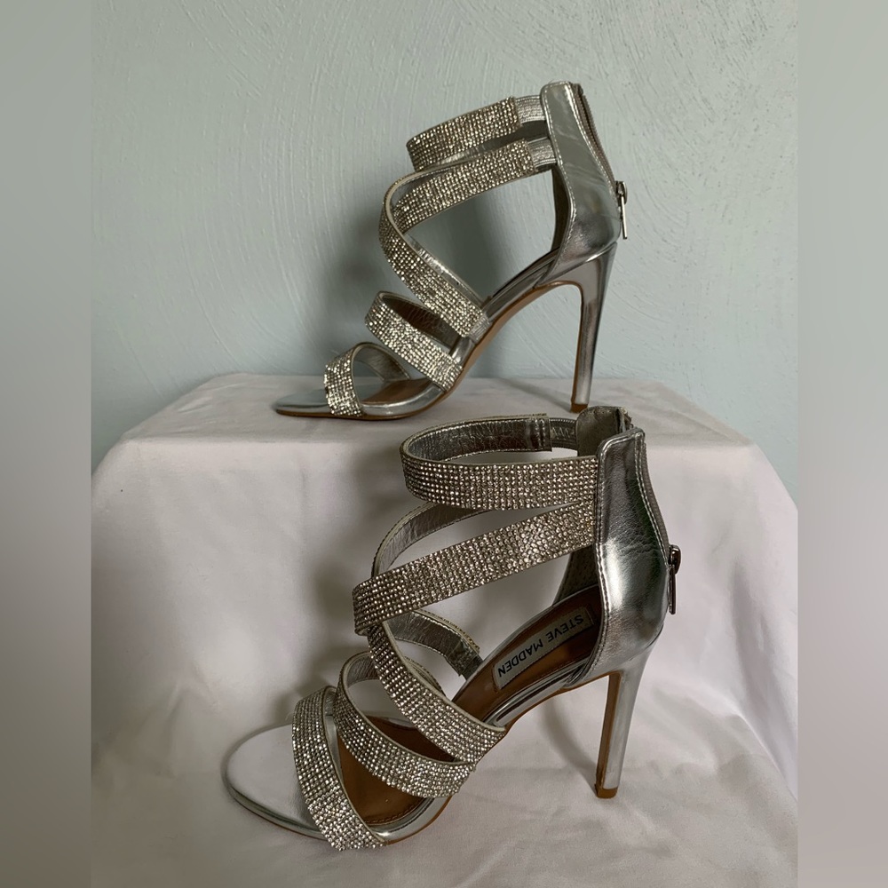 Steve Madden Kyla Silver Heel, Size 6.5